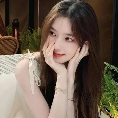 某影后之女晒豪宅名表，一个月内幕曝光，学校展开调查